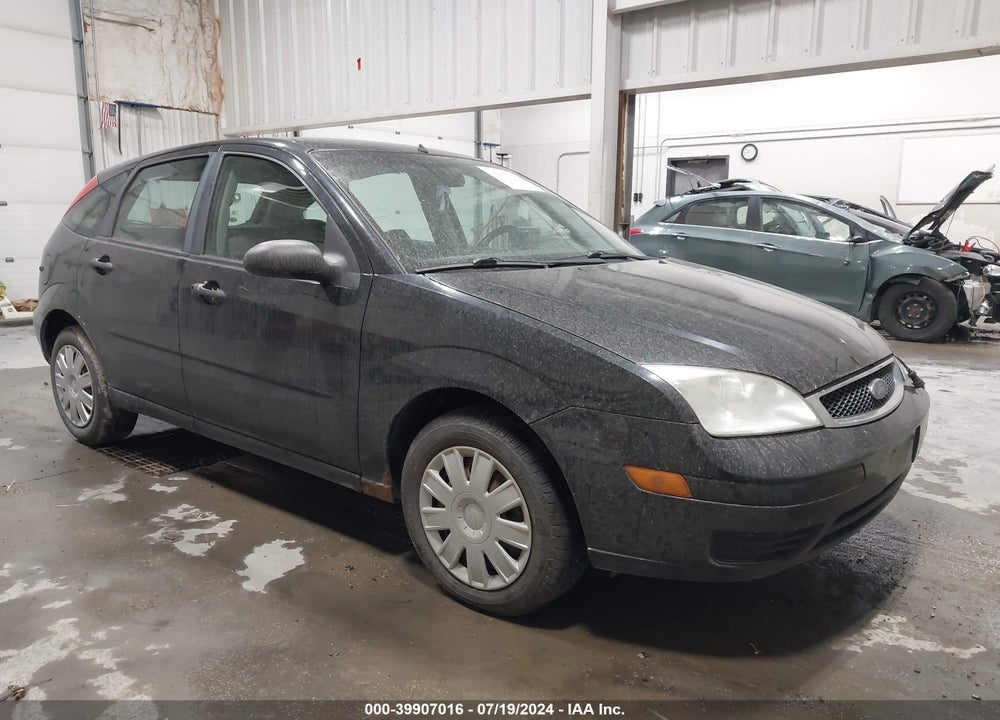 2005 FORD FOCUS ZX5 VIN: 3FAFP37N05R138093