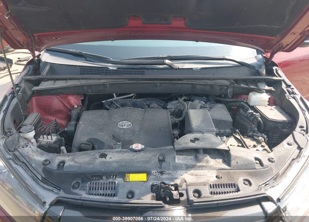 2019 TOYOTA HIGHLANDER SE VIN: 5TDJZRFHXKS983748
