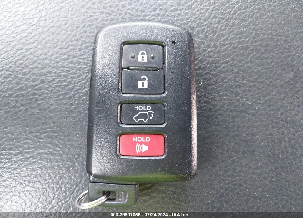 2019 TOYOTA HIGHLANDER SE VIN: 5TDJZRFHXKS983748