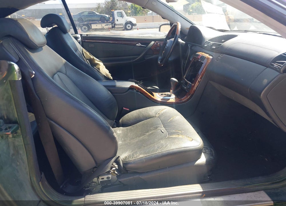 2000 MERCEDES-BENZ CL 500 VIN: WDBPJ75JXYA004423