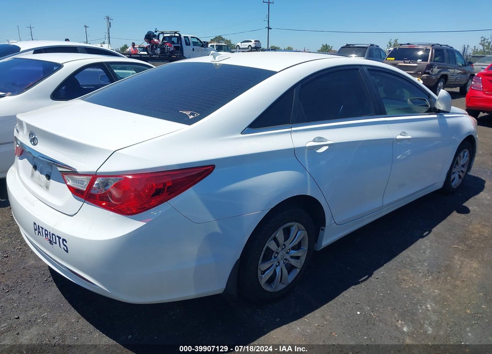 2013 HYUNDAI SONATA GLS VIN: 5NPEB4AC5DH583710