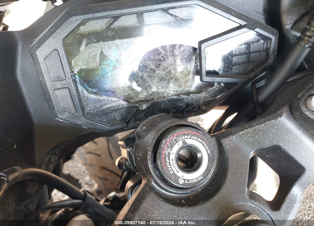 2024 KAWASAKI EX500 H VIN: ML5EXGH17RDA13855
