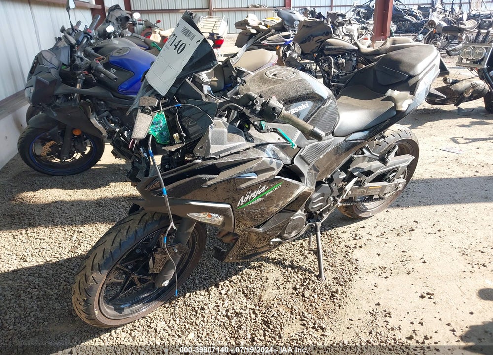 2024 KAWASAKI EX500 H VIN: ML5EXGH17RDA13855