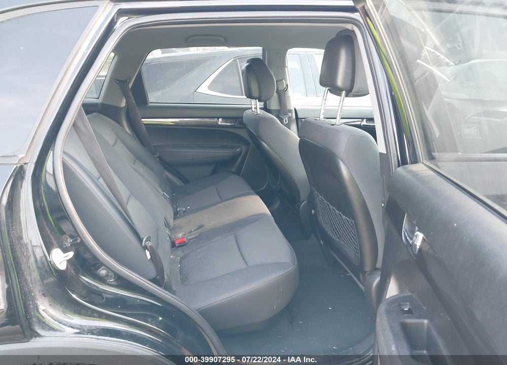 2012 KIA SORENTO LX VIN: 5XYKTDA65CG194839