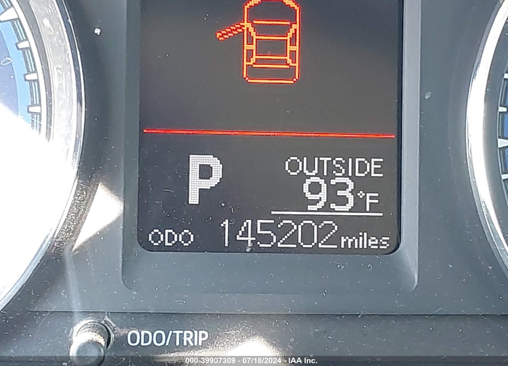 2017 TOYOTA COROLLA LE VIN: 5YFBURHE8HP645336
