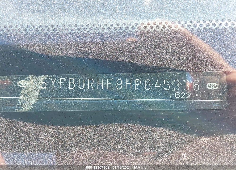 2017 TOYOTA COROLLA LE VIN: 5YFBURHE8HP645336