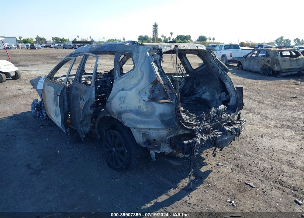 2018 NISSAN ROGUE SV VIN: JN8AT2MT9JW450213