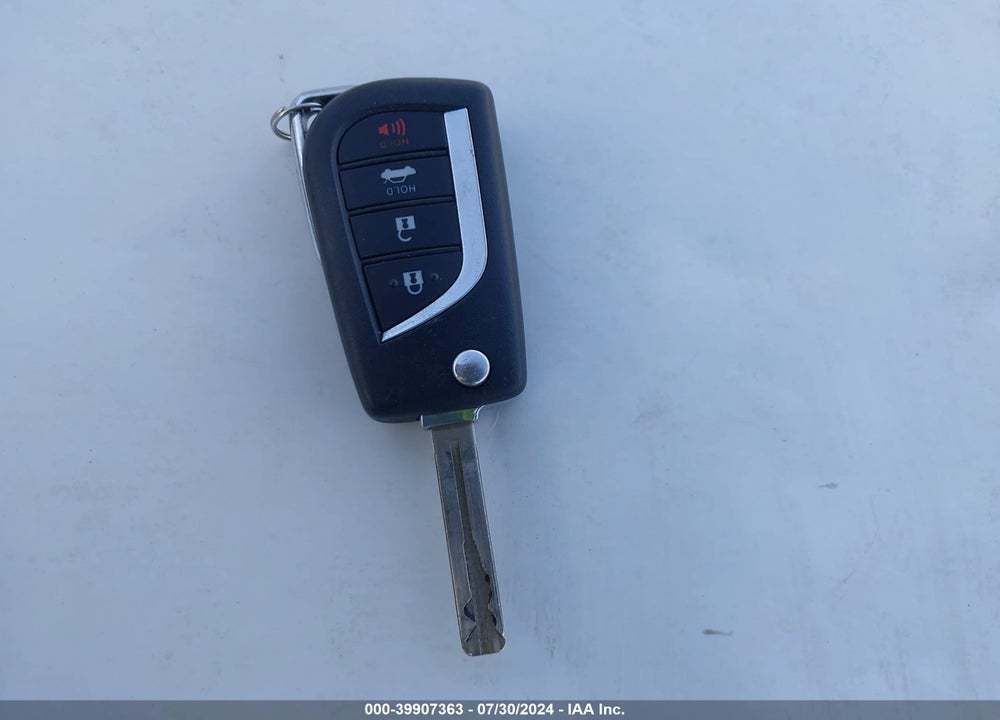 2020 TOYOTA COROLLA LE VIN: JTDEPRAE9LJ028944