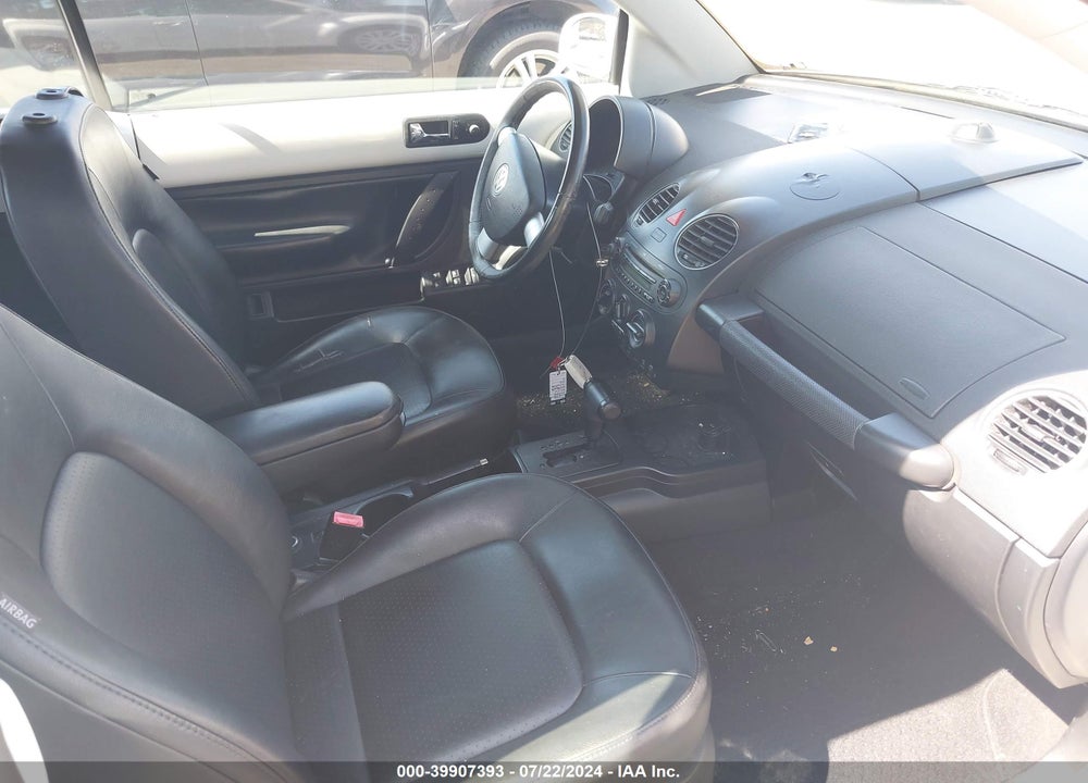 2010 VOLKSWAGEN NEW BEETLE 2.5L VIN: 3VWRW3ALXAM006903