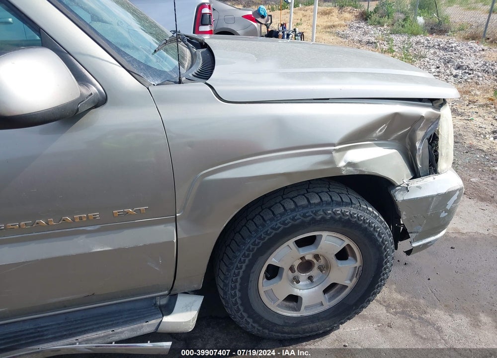 2002 CADILLAC ESCALADE EXT STANDARD VIN: 3GYEK63N32G255275