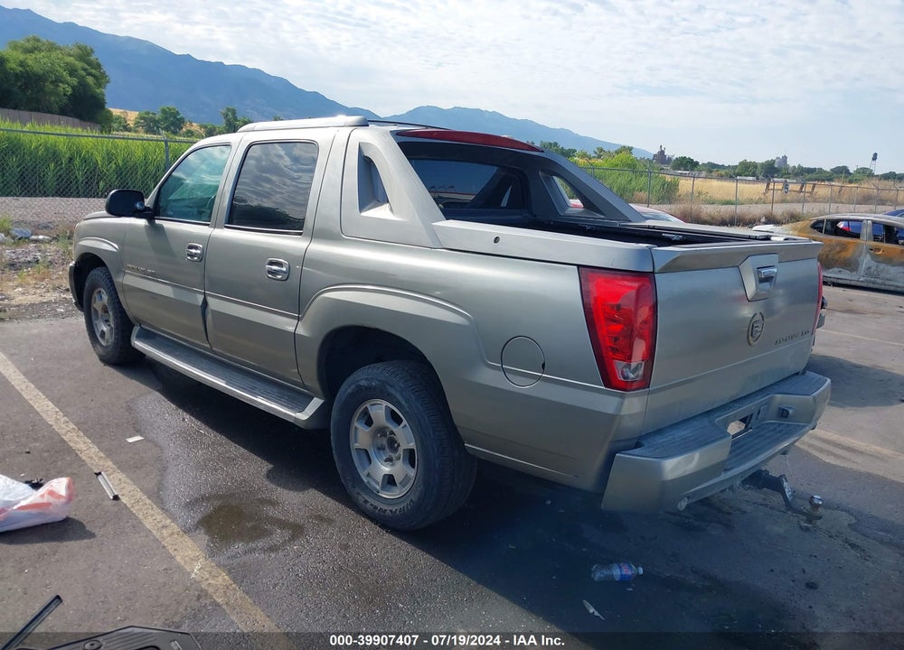 2002 CADILLAC ESCALADE EXT STANDARD VIN: 3GYEK63N32G255275