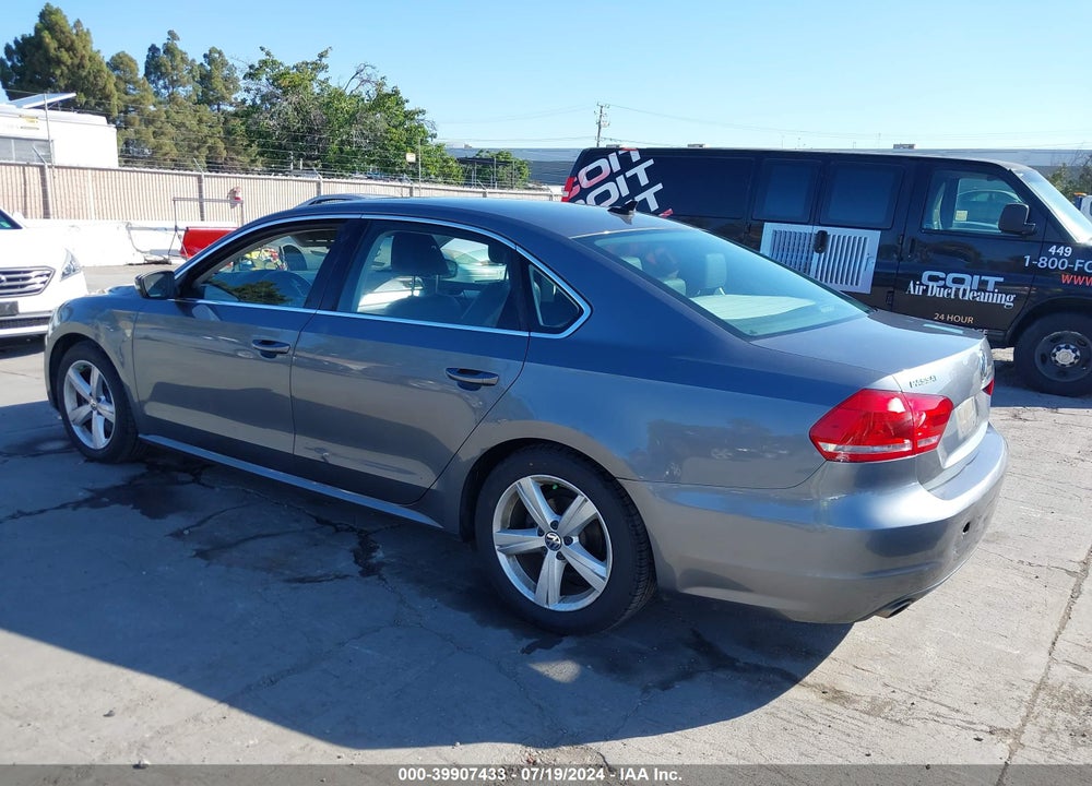 2013 VOLKSWAGEN PASSAT 2.5L SE VIN: 1VWBP7A31DC137701
