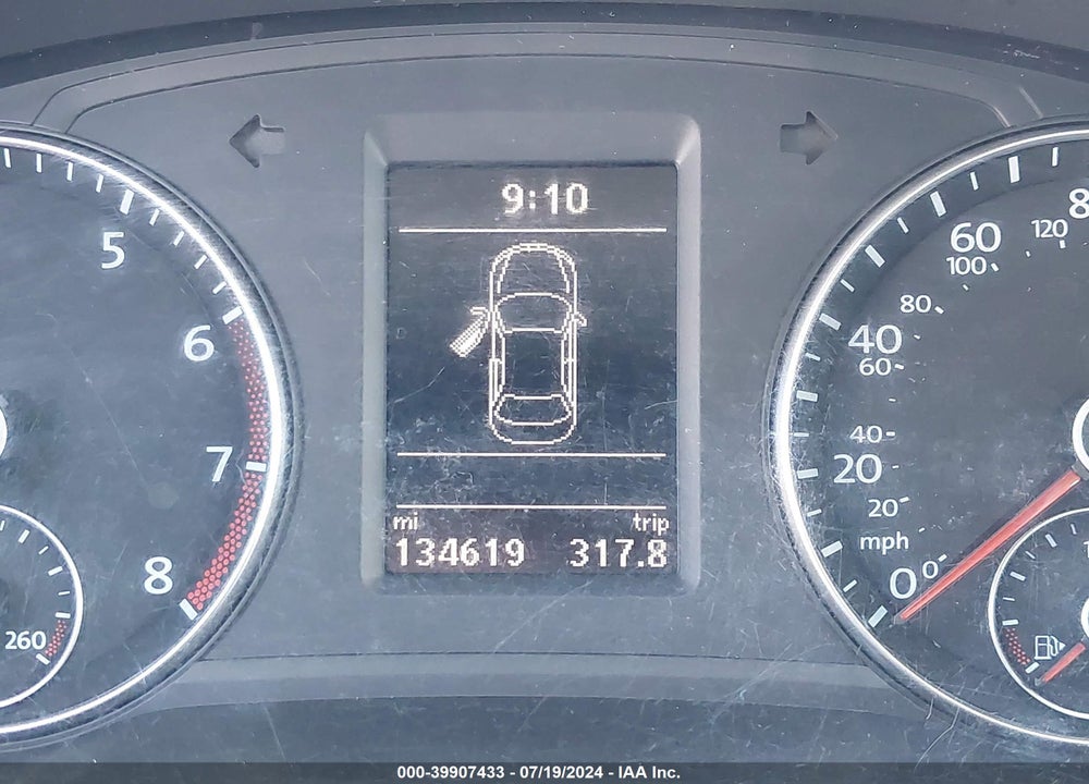 2013 VOLKSWAGEN PASSAT 2.5L SE VIN: 1VWBP7A31DC137701