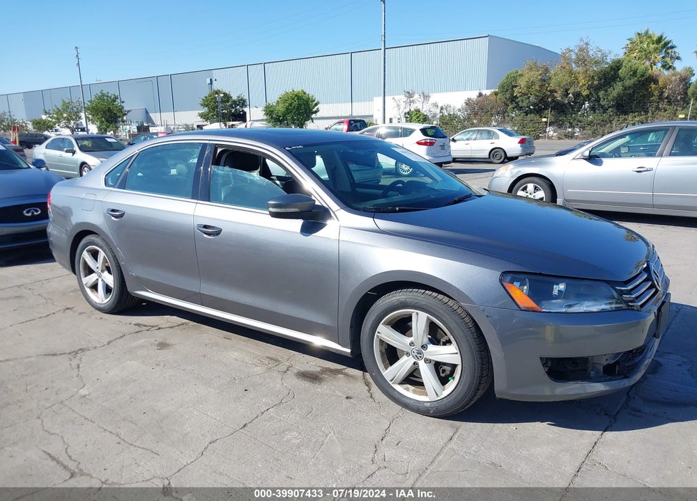 2013 VOLKSWAGEN PASSAT 2.5L SE VIN: 1VWBP7A31DC137701