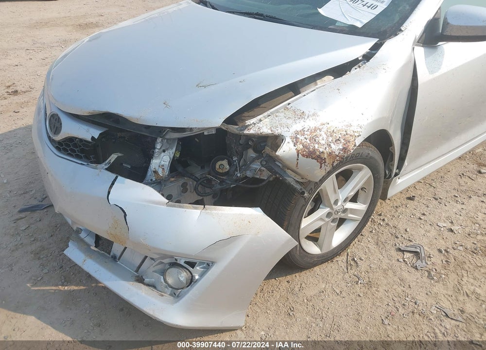 2014 TOYOTA CAMRY SE VIN: 4T1BF1FK2EU343104