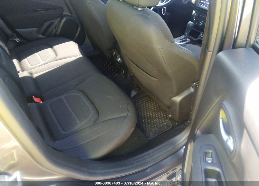 2019 JEEP RENEGADE LATITUDE FWD VIN: ZACNJABB5KPK38623