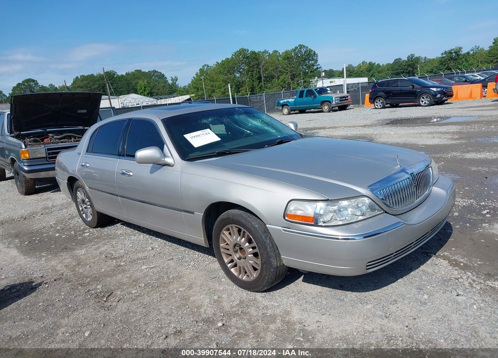 2006 LINCOLN TOWN CAR SIGNATURE LIMITED VIN: 1LNHM82WX6Y637507