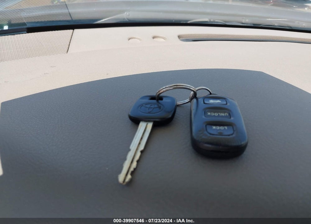 2002 TOYOTA CAMRY LE VIN: JTDBE32K020026479