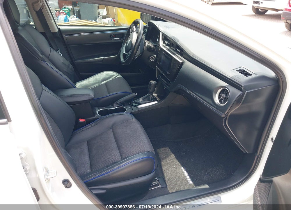 2018 TOYOTA COROLLA SE VIN: 5YFBURHE8JP800487