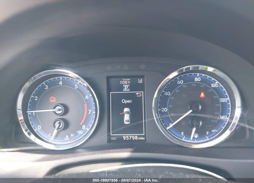 2018 TOYOTA COROLLA SE VIN: 5YFBURHE8JP800487