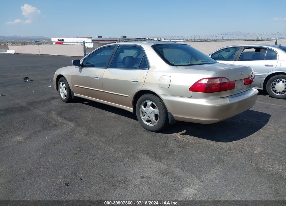 2000 HONDA ACCORD 2.3 EX VIN: 1HGCG5664YA157958
