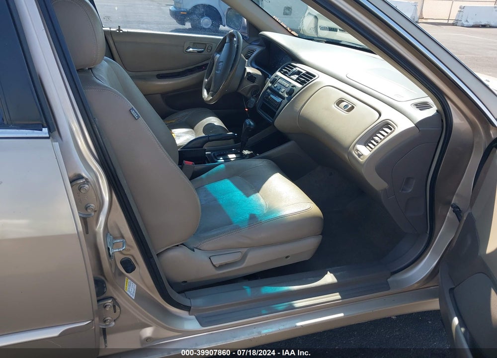 2000 HONDA ACCORD 2.3 EX VIN: 1HGCG5664YA157958