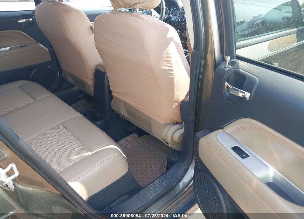 2015 JEEP COMPASS LATITUDE VIN: 1C4NJDEB8FD412818