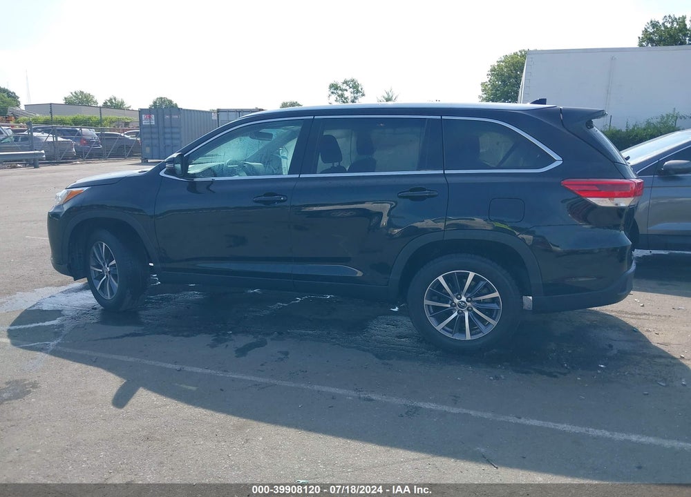 2019 TOYOTA HIGHLANDER XLE VIN: 5TDKZRFH2KS312031