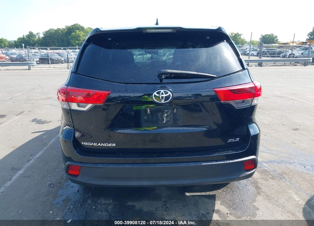 2019 TOYOTA HIGHLANDER XLE VIN: 5TDKZRFH2KS312031
