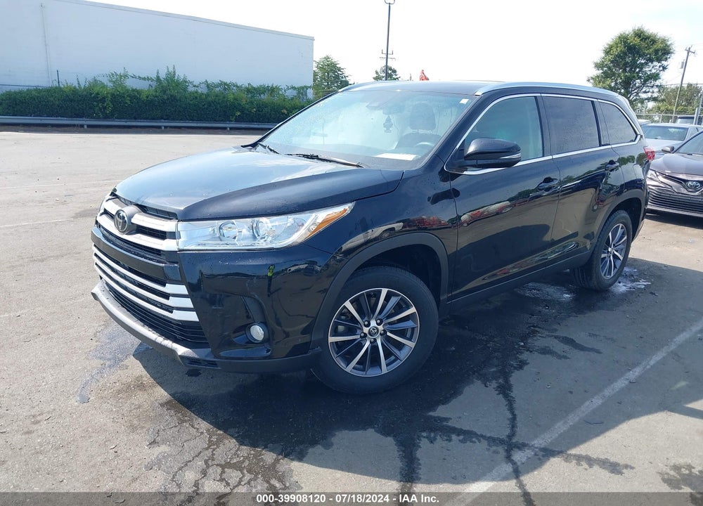 2019 TOYOTA HIGHLANDER XLE VIN: 5TDKZRFH2KS312031