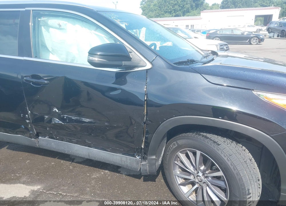 2019 TOYOTA HIGHLANDER XLE VIN: 5TDKZRFH2KS312031