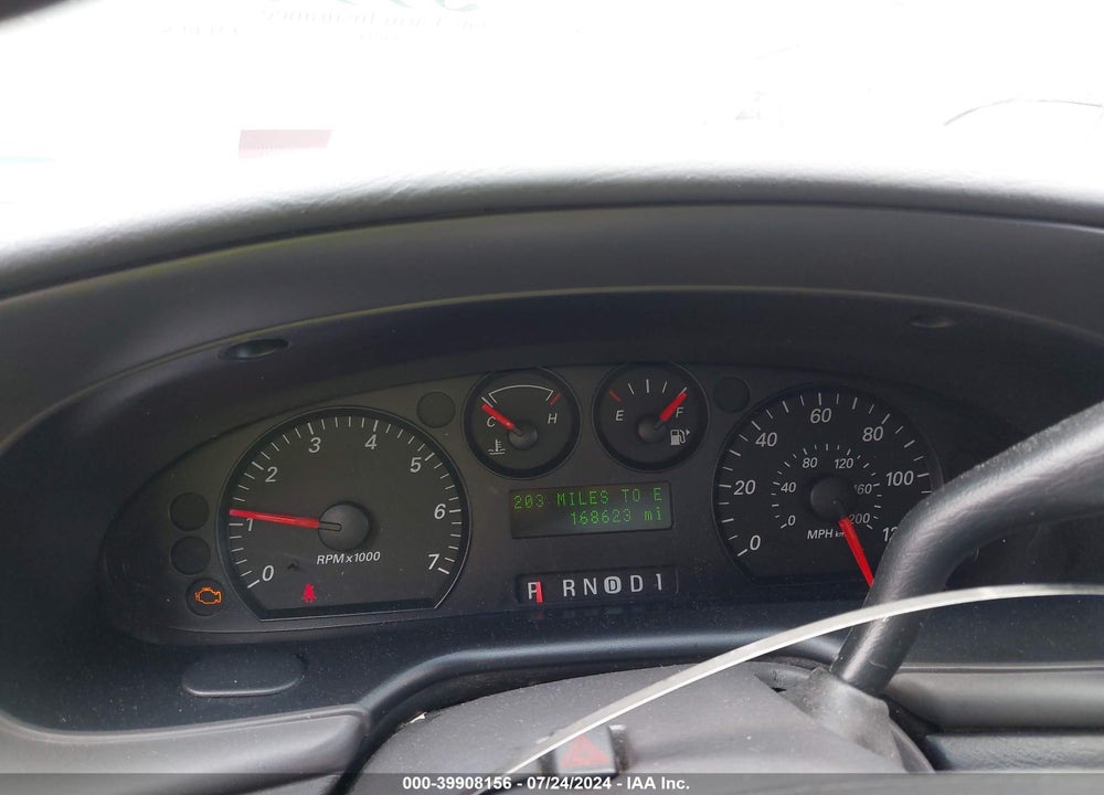 2004 FORD TAURUS VIN: 1FAFP55264A210573