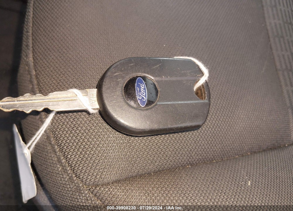 2010 FORD FUSION SE VIN: 3FAHP0HA0AR421008