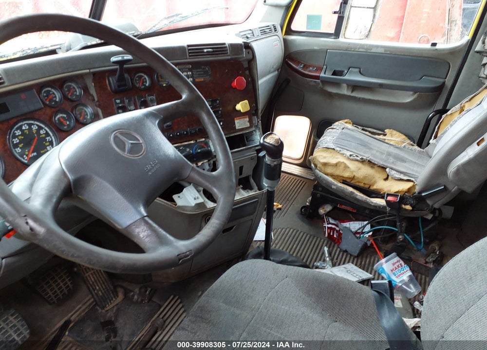 2005 FREIGHTLINER ST120 ST120 VIN: 1FUJBBAV75LN93343
