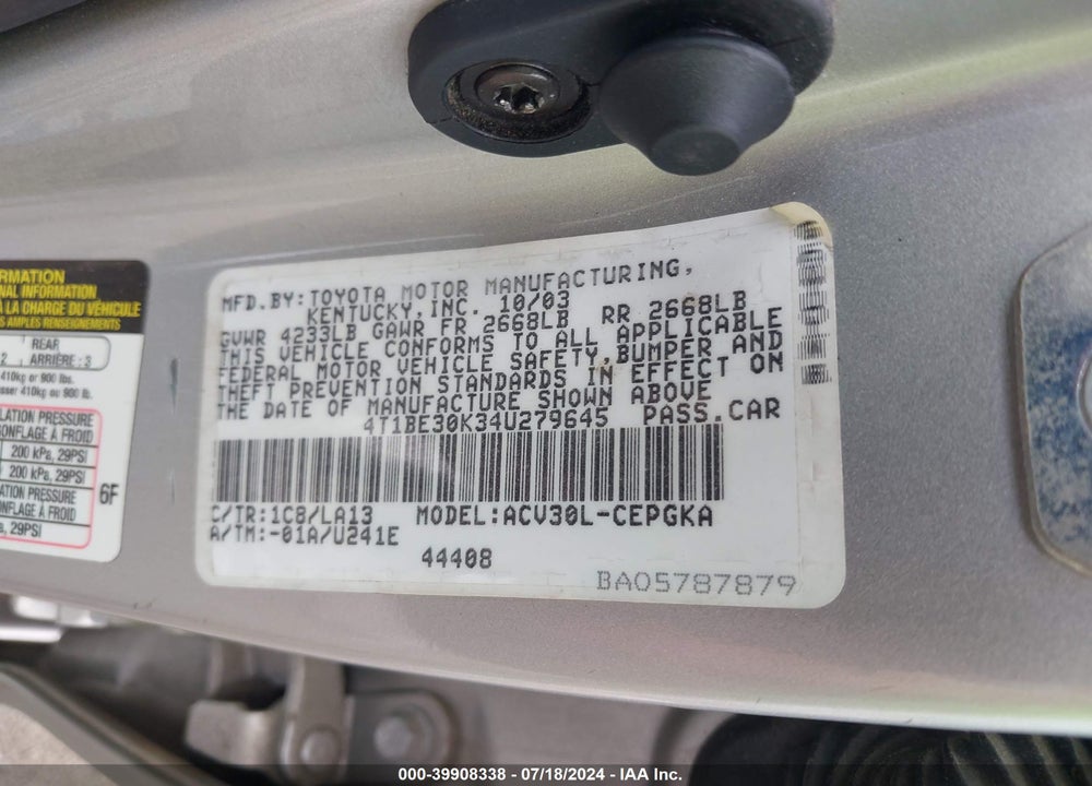 2004 TOYOTA CAMRY XLE VIN: 4T1BE30K34U279645