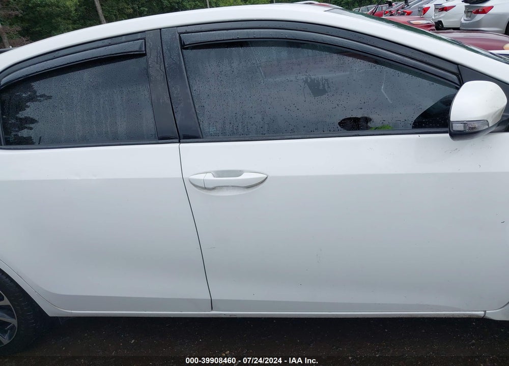 2018 TOYOTA COROLLA SE VIN: 2T1BURHE1JC106319