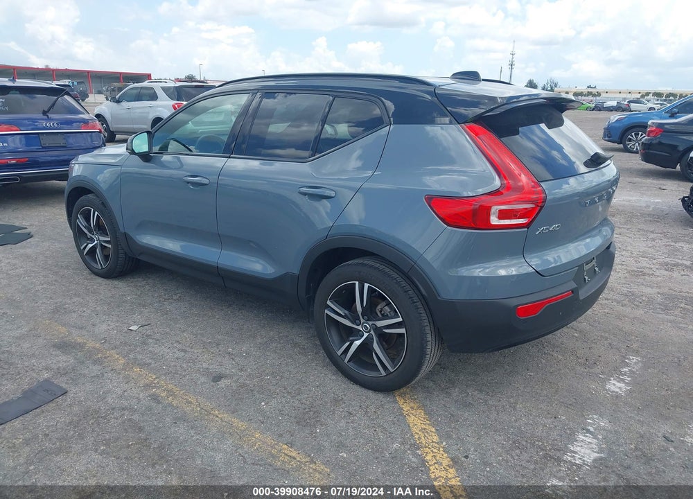 2021 VOLVO XC40 T4 R-DESIGN VIN: YV4AC2HM2M2481651
