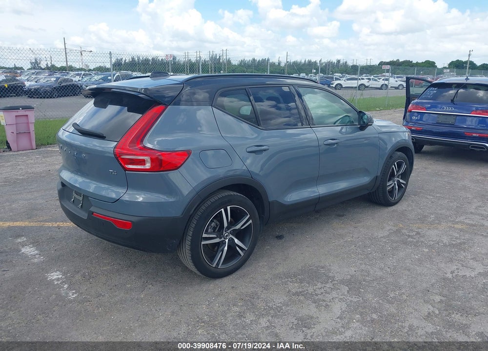2021 VOLVO XC40 T4 R-DESIGN VIN: YV4AC2HM2M2481651