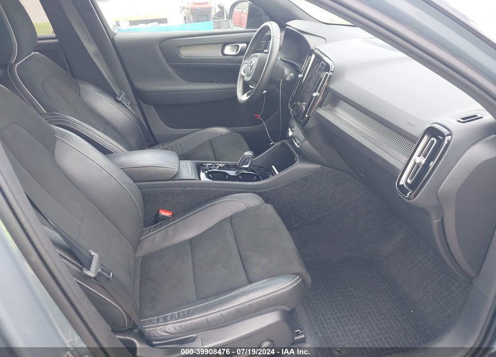 2021 VOLVO XC40 T4 R-DESIGN VIN: YV4AC2HM2M2481651