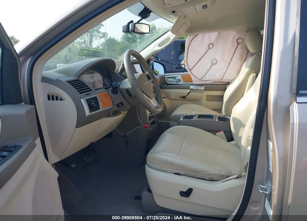 2009 CHRYSLER TOWN & COUNTRY LIMITED VIN: 2A8HR64X69R657173