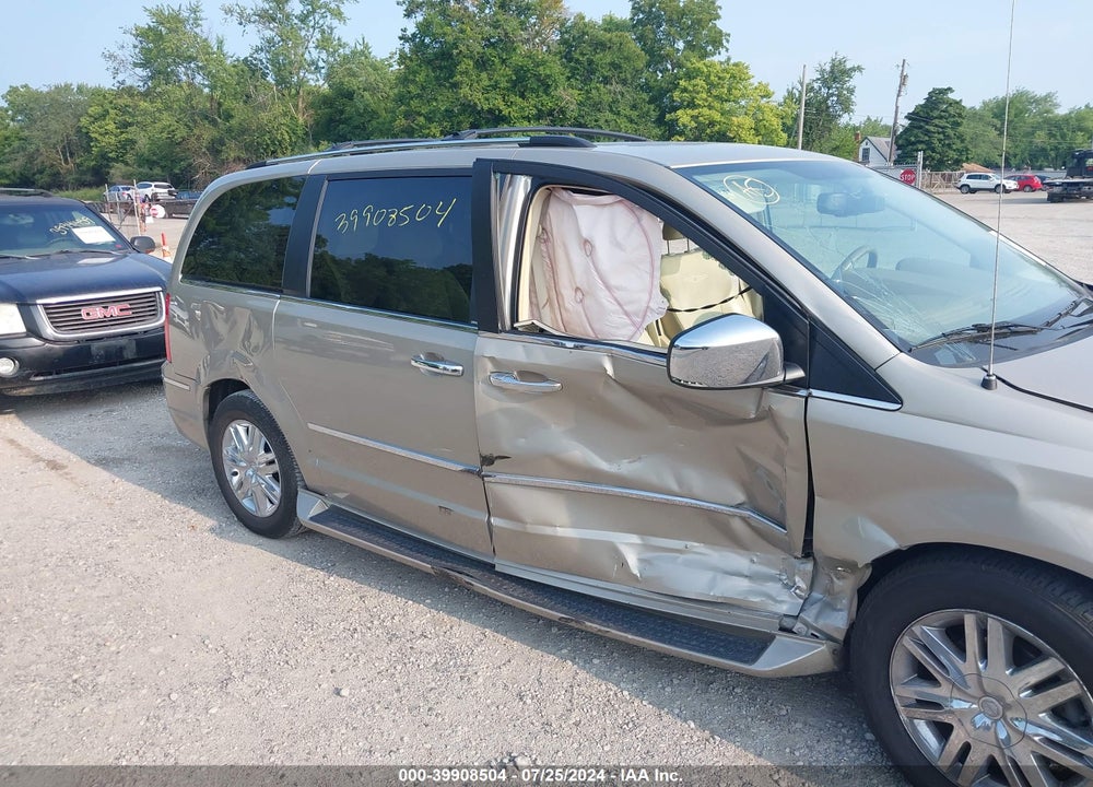 2009 CHRYSLER TOWN & COUNTRY LIMITED VIN: 2A8HR64X69R657173