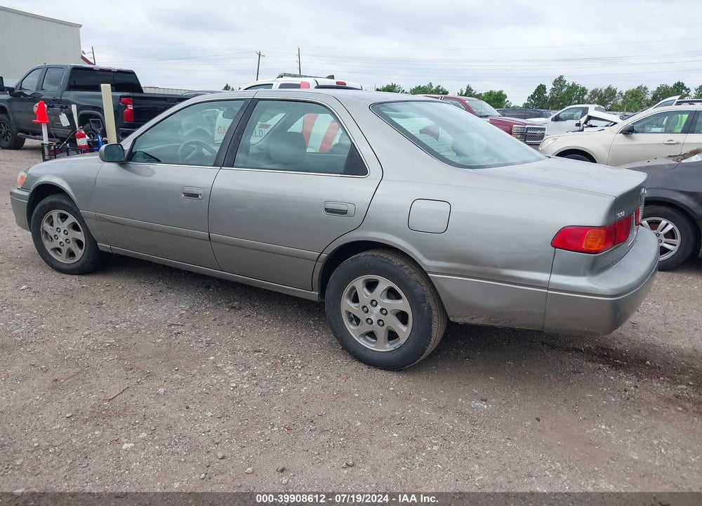 2001 TOYOTA CAMRY LE VIN: JT2BG22K110605802