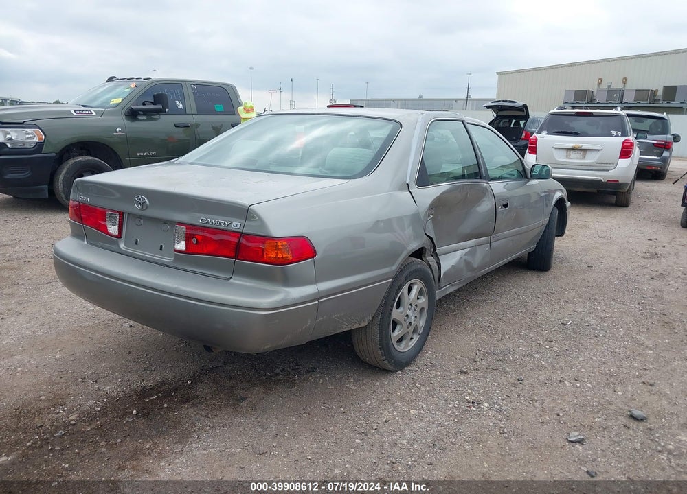 2001 TOYOTA CAMRY LE VIN: JT2BG22K110605802