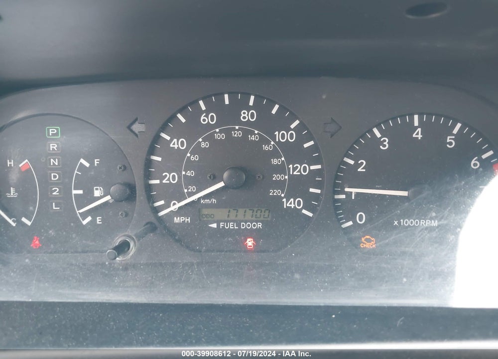 2001 TOYOTA CAMRY LE VIN: JT2BG22K110605802
