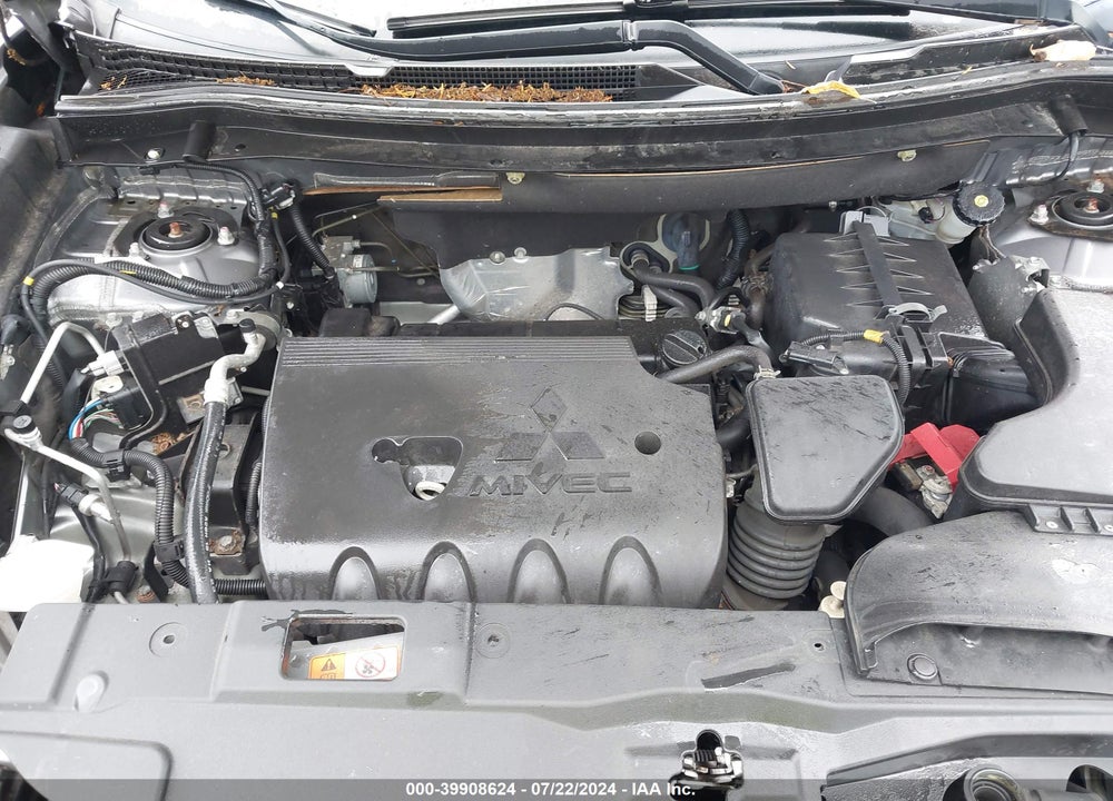2018 MITSUBISHI OUTLANDER ES VIN: JA4AD2A31JZ052595