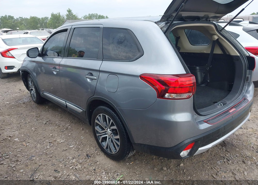 2018 MITSUBISHI OUTLANDER ES VIN: JA4AD2A31JZ052595