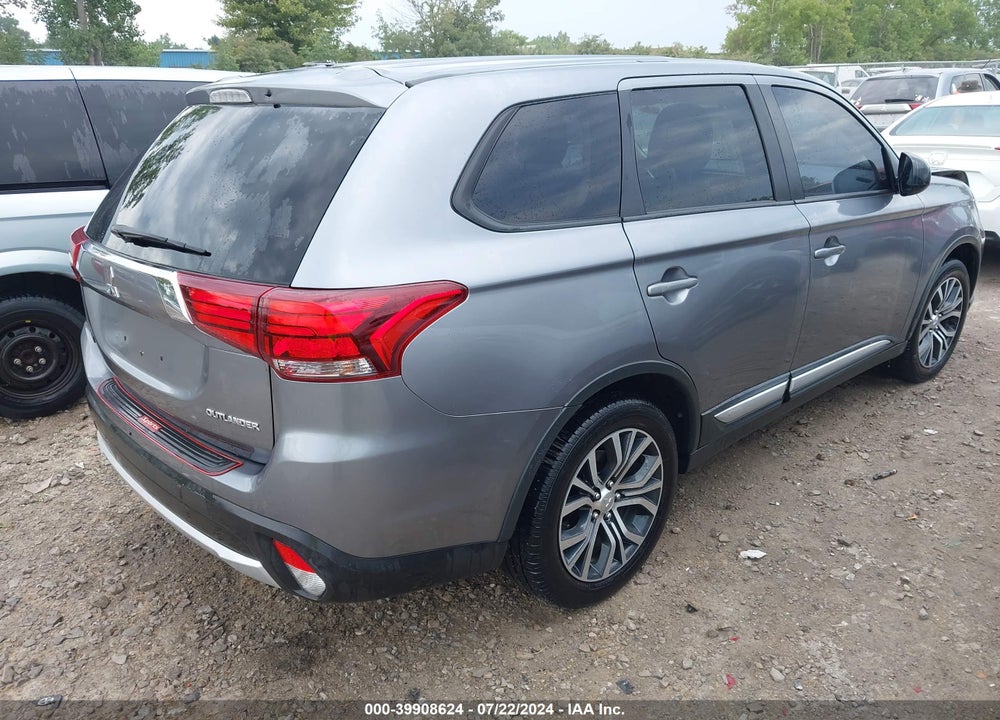 2018 MITSUBISHI OUTLANDER ES VIN: JA4AD2A31JZ052595