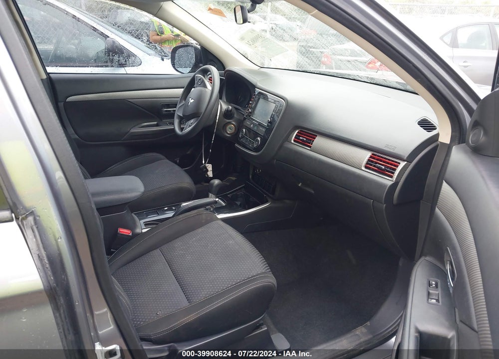 2018 MITSUBISHI OUTLANDER ES VIN: JA4AD2A31JZ052595