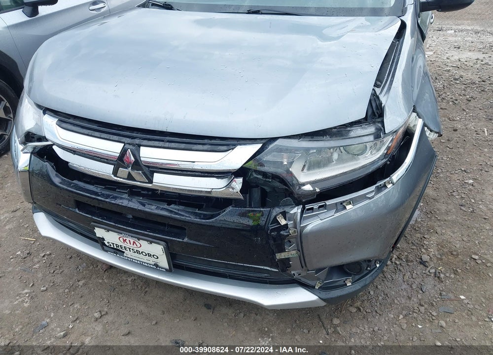 2018 MITSUBISHI OUTLANDER ES VIN: JA4AD2A31JZ052595