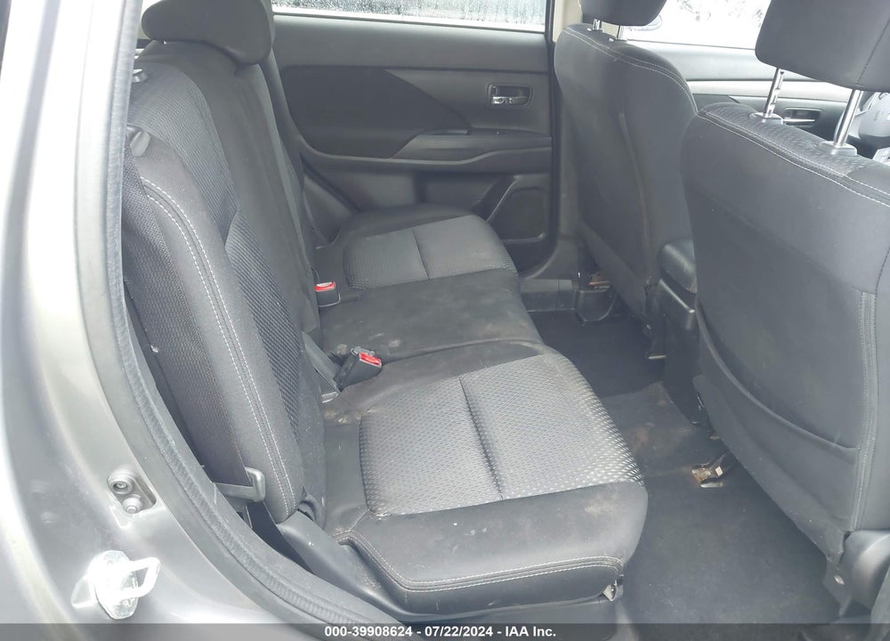 2018 MITSUBISHI OUTLANDER ES VIN: JA4AD2A31JZ052595